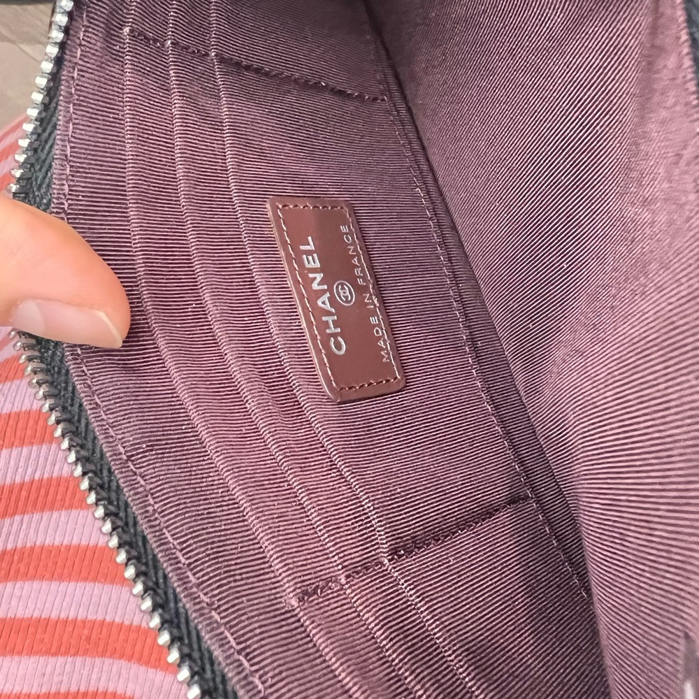 🍒Authentic Chanel Wallet and O-phone holder - Picture 10 of 11